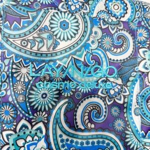 LAY/N/GO Women’s Cosmetic Bag Drawstring Makup Carrier Quilted Blue Paisley 22”